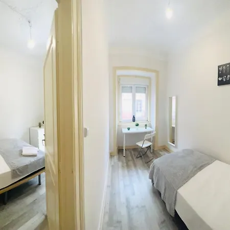 High Standard Lisbon, Super For Tourists بيت شباب *