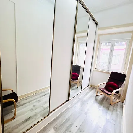 High Standard Lisbon, Super For Tourists